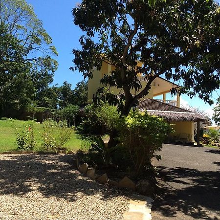 キャバレテ Casa Lilly Bed & Breakfast エクステリア 写真